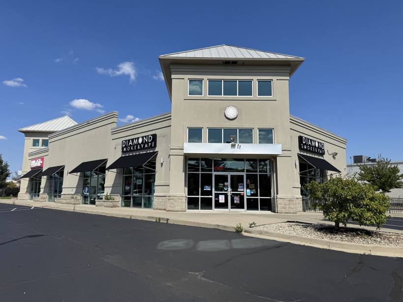 Diamond Smoke & Vape storefront exterior